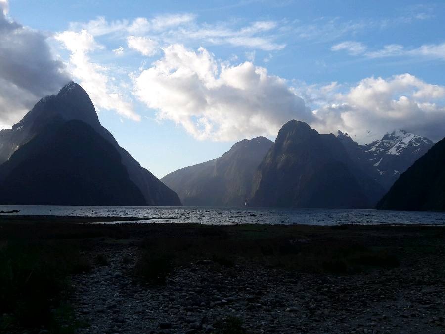 80P1VM/59: Milford Sound, imposible no suspirar
